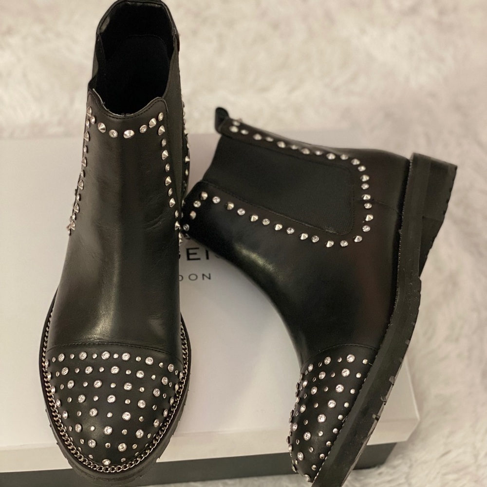 Kurt Geiger London- Raven Black Leather US- 8